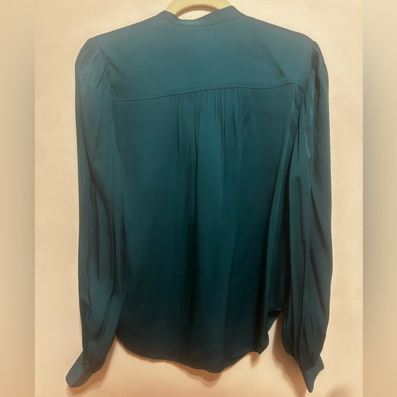 TRINA TURK Stretch Georgette Long Sleeve “Valin” Blouse in Emerald - NWOT - Picture 11 of 11